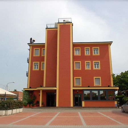 Hotel Aquila Castelfranco Emilia Buitenkant foto