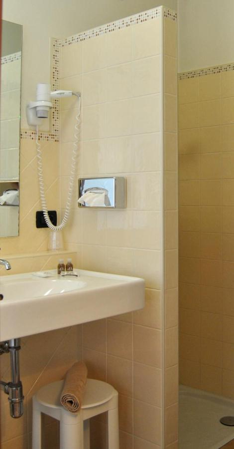 Hotel Aquila Castelfranco Emilia Kamer foto