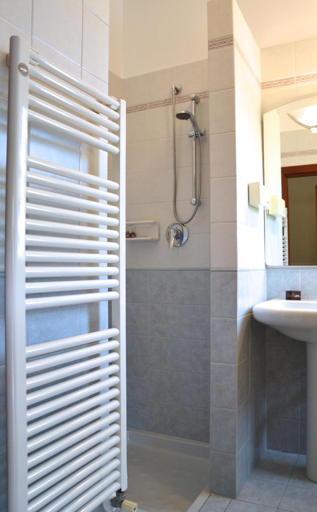Hotel Aquila Castelfranco Emilia Kamer foto