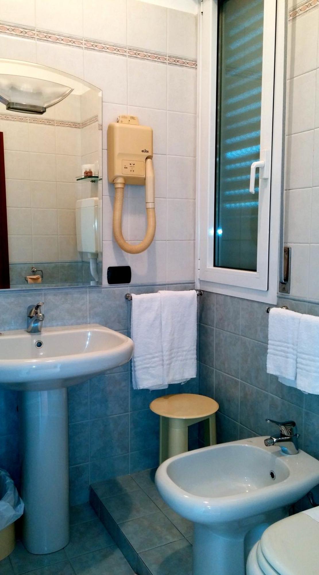 Hotel Aquila Castelfranco Emilia Kamer foto